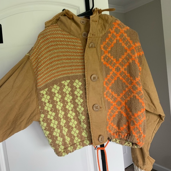 really cute colorful sweater - Picture 2 of 3